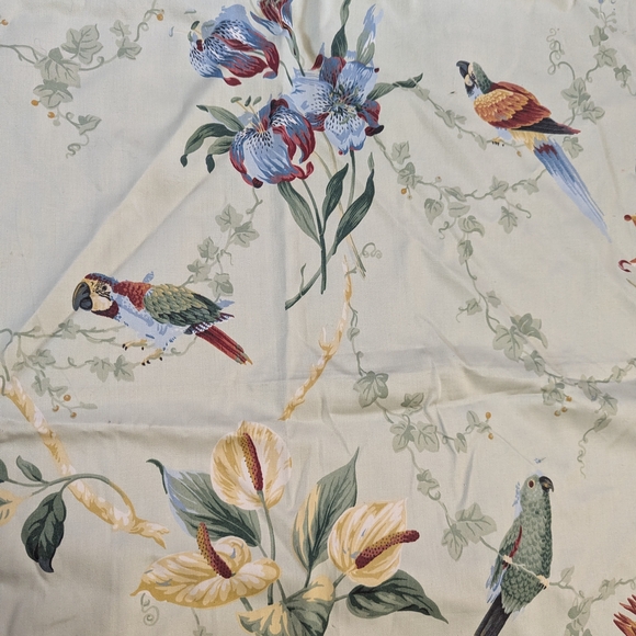 Floral & Bird Set Of 2 52" Tablecloths - Picture 3 of 6